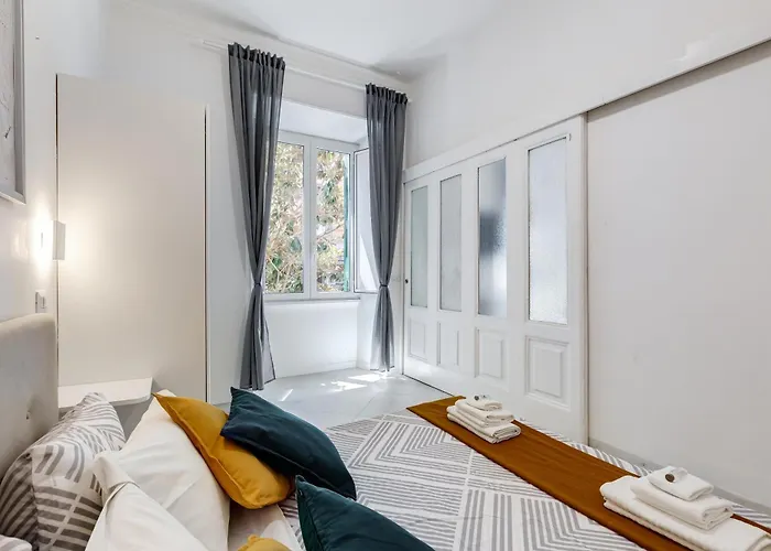 Bdc Alpha & Omega In Monti District With 2bath Rome