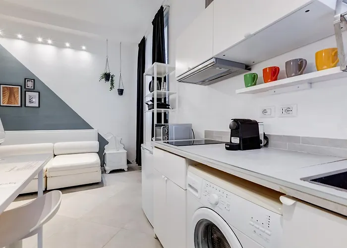 Bdc Alpha & Omega In Monti District With 2bath * Rome
