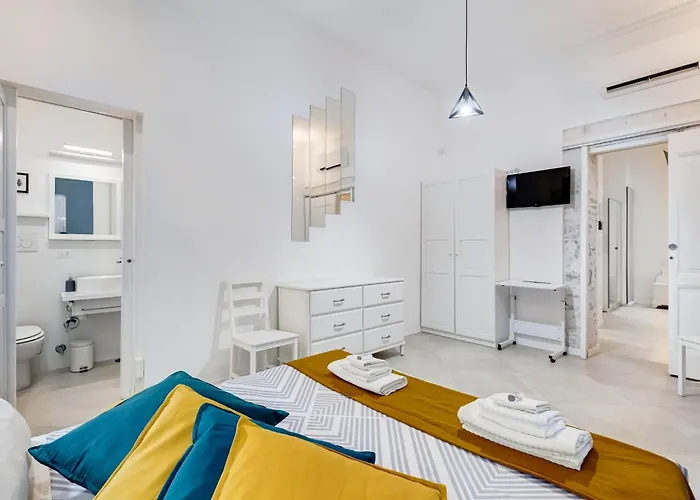 Bdc Alpha & Omega In Monti District With 2bath * Rome