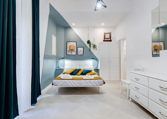 Bdc Alpha & Omega In Monti District With 2bath