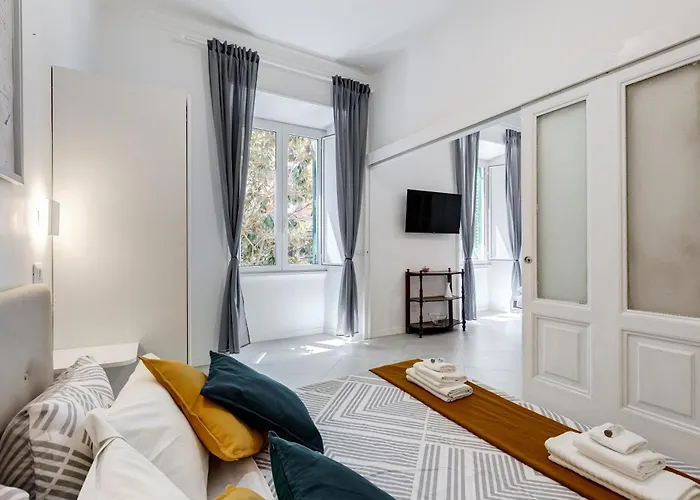 Bdc Alpha & Omega In Monti District With 2bath Rome