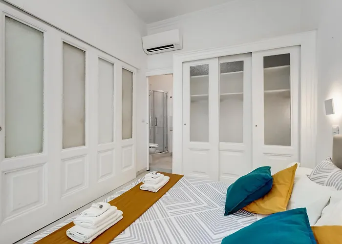 Bdc Alpha & Omega In Monti District With 2bath Apartment *