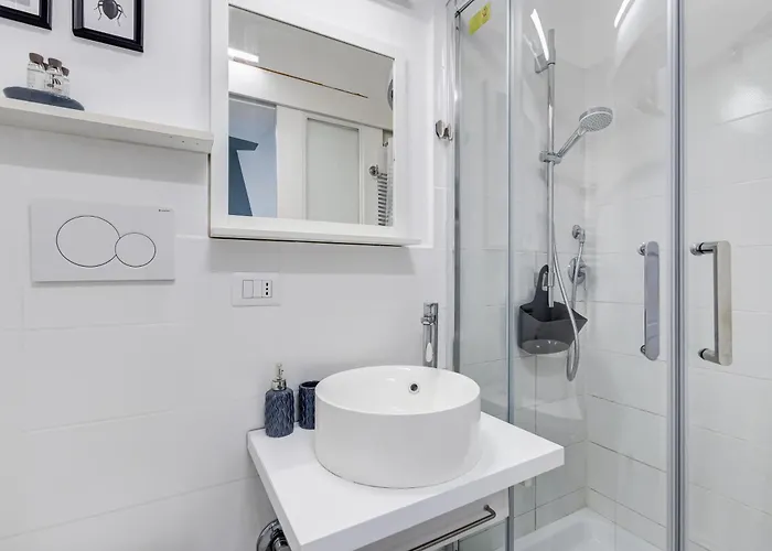 Apartment Bdc Alpha & Omega In Monti District With 2bath *