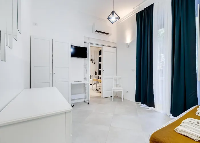 Bdc Alpha & Omega In Monti District With 2bath Apartment *