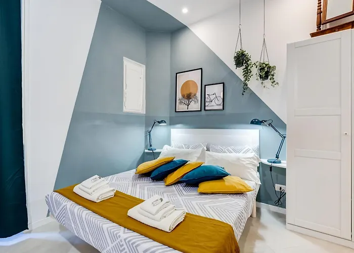 Bdc Alpha & Omega In Monti District With 2bath * Rome