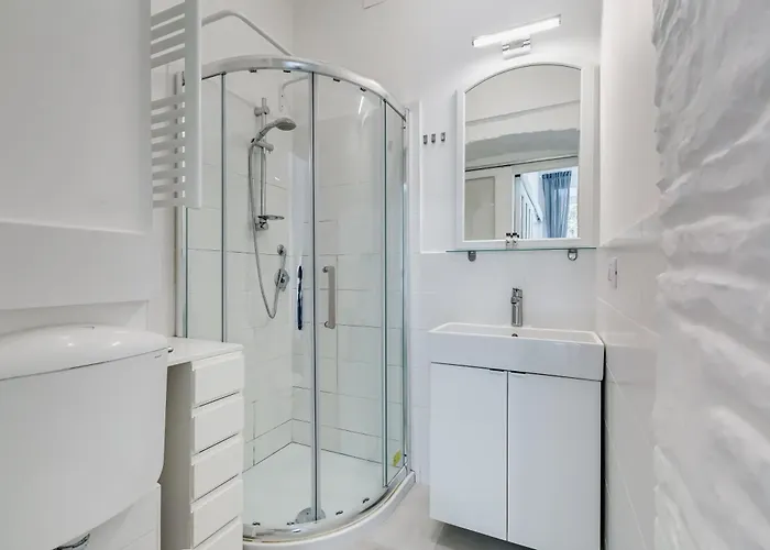 Bdc Alpha & Omega In Monti District With 2bath Apartment *