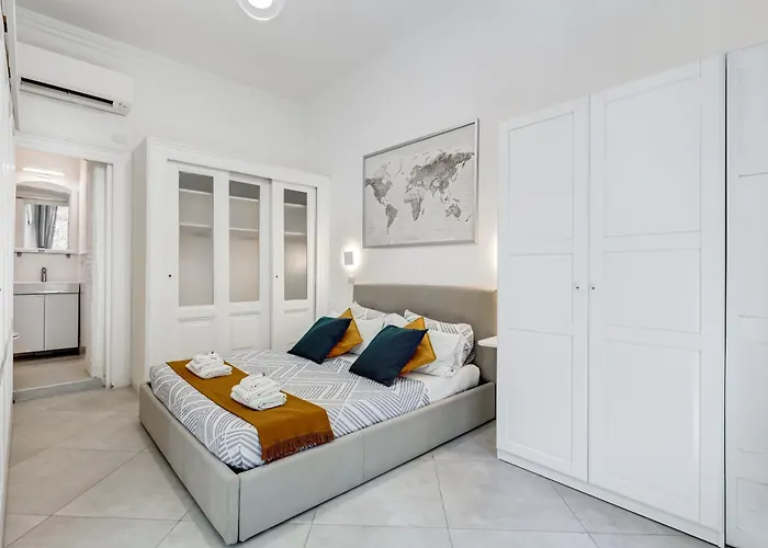 Apartment Bdc Alpha & Omega In Monti District With 2bath *