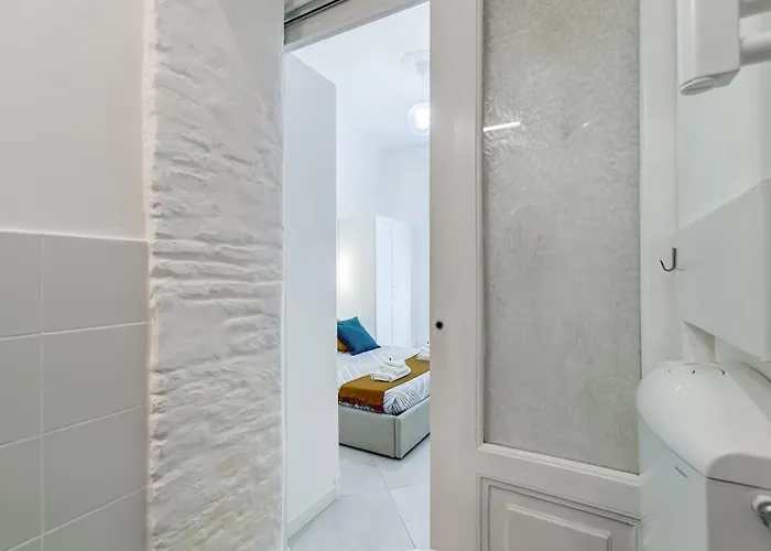 Bdc Alpha & Omega In Monti District With 2bath Apartment *