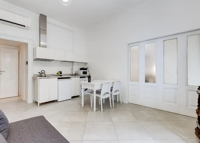 Apartment Bdc Alpha & Omega In Monti District With 2bath